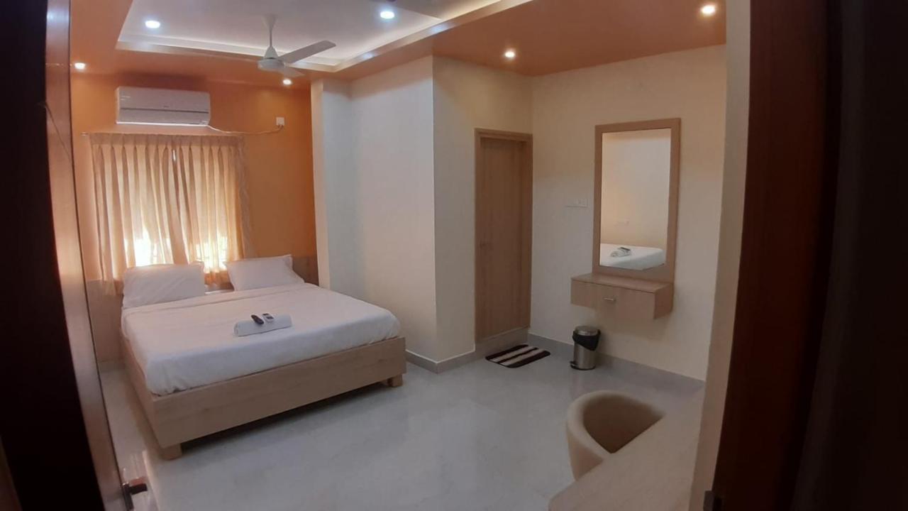 Jfive Residency Hotel Chennai Exterior foto